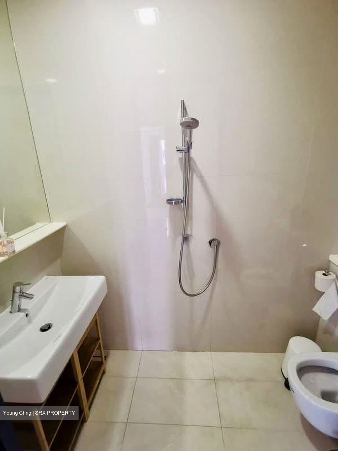 8 Farrer Suites (D8), Apartment #551628191